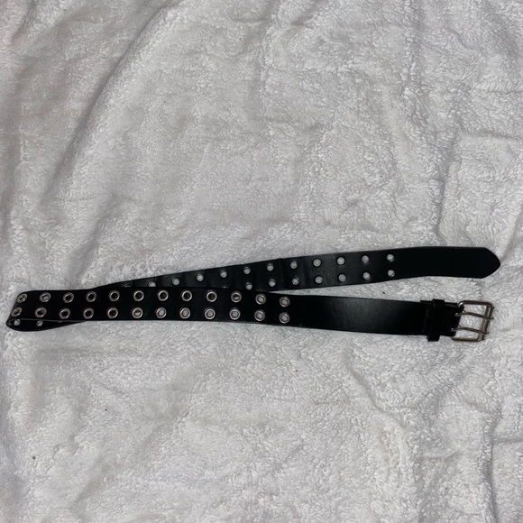 black belt silver holes - Picture 1 of 1